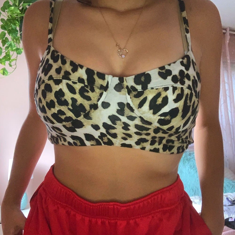 RARE BRANDY CHEETAH CROPPED CAMI🥰